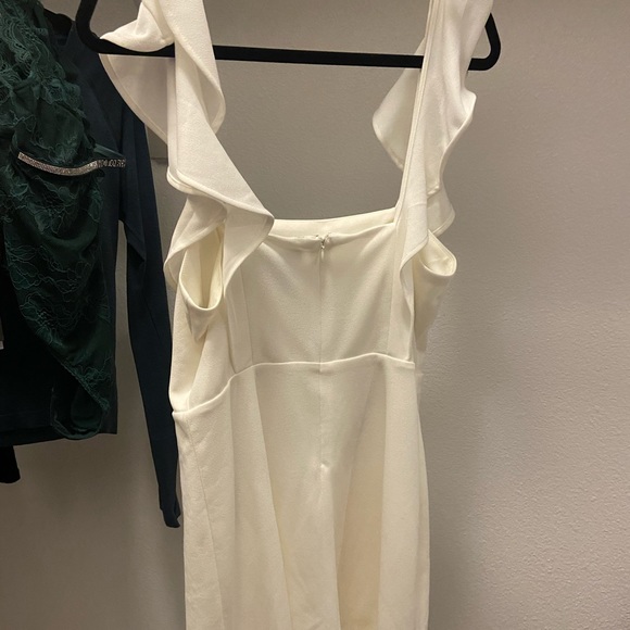 BCBG generation white ruffle dress medium - Picture 6 of 7